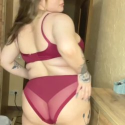 🔞 Curvy milf big tits round ass sexy hot tattooed horny slut 🍑💦🫦😈 OF now