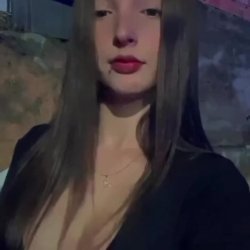 Adoro andar de Net sky e usar meu biquíni pra me exibir