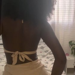 🔞Curvy ass tease on bed 🍑💋 Full nude on OF!
