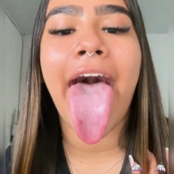 EVOLUTION - BRAZILIAN GIRL LONG TONGUE FETISH