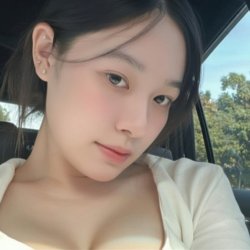 This bitch's body might not be the best but her face is the best for blowjob-Nguyễn Hồng Ngọc (2003)