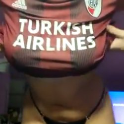 Trola de river mostrando el orto y las tetas argentina