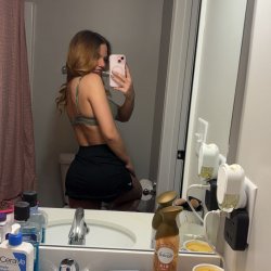 Barely legal with a fat ass (im 18)