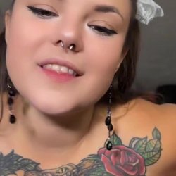 Sexy Betty Bong Leaks 18+