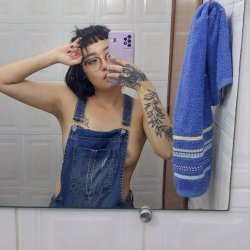 Feminista quis se exibir na internet e vazou pra nossa alegria
