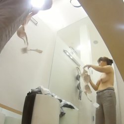 Vestidor  put4 hermosa se cambia de ropa mostrando esa lindas tetas lindo culo la muy zorr4.@vestido