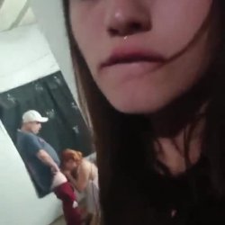 Pendeja se toca viendo a los padres cojer 🔥💦