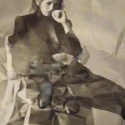 Sexy magazine slut gets cumtribute