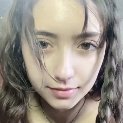 Novinha cacheada vazou se exibindo para mandar video pro corno!!! novinha, vazou, vazados, vazada