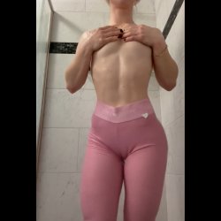 Fit tiny blonde cameltoe pussy print 🥵🍑🔥