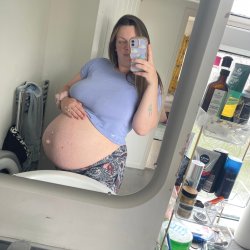 Pregnant beauty, it’s what’s for breakfast