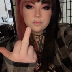 Lexi's exposed (23yo) Add my Kik: Mercury8181 if you want to expose 📸/📹