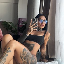 Let me be your favorite distraction today