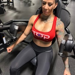 I see why they're always stopping to stare in the gym