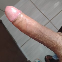 Quero uma novinha, casada trans ou Sissy pra trocar fotos e conversar