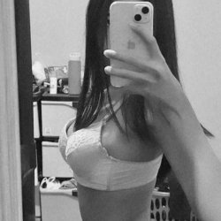 Putita adicta a las cumtribute