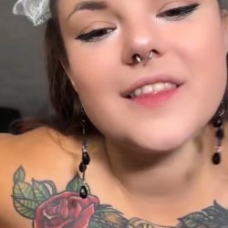 Stunning Betty Bong Leaks 18+