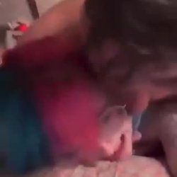 E-girl com o velho da lancha