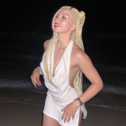 The beach at night is my kind of therapy