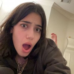 Sara saffari feet