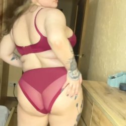 🔞 Curvy milf big tits perky round ass sexy hot tattooed slut 🫦💦🍑😈 OF now!