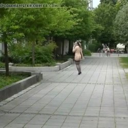 Sabine geht nackt