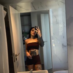Hope I'm worthy for a lick
