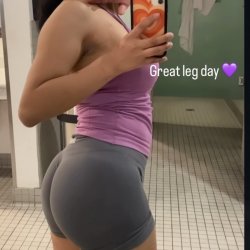 hot li ho3s on IG - 03/21