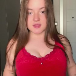 18+🔞 Curvy babe teasing lace over sexy tits❤️‍🔥