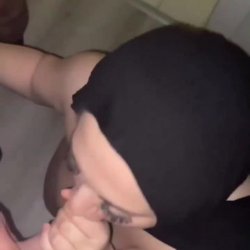 Turkish  slut  sucking 2 dicks /Türkin lutscht 2 schwänze