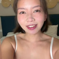 🔞 Sexy smile, perky tits in bra 💋 Full tease on OF!