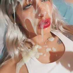 Tatiana Martinez aka tatibunnny take a huge cock in her mouth