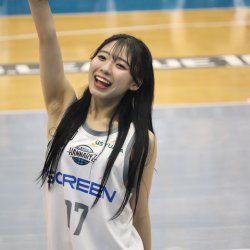 japanese cheerleader