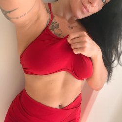 Fit body, abs and extremely needy pussy