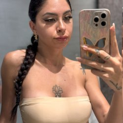 Just a hot babe takin' a  selfie