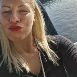 Meg Milf Alicia Geile Titten und offenes Fötzchen