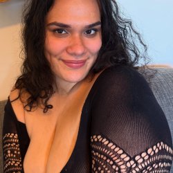 Request.. Polynesian🇼🇸 Baddie.. <> Married Wife.. <> Milf..