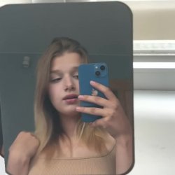 🔞 Sexy tits in tight top 💋 Full nude ass on OF 🍑