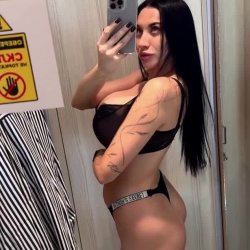 Sexy Busty Emma Leaks 18+