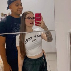 Novinha delicinha que gosta muito de dar o cuzinho amador caseiro vazado