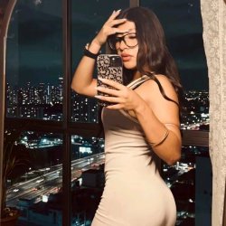 Que le haremos a esta princesa de casa creador Luis_limon234