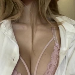💦Busty blonde spreading wide and slow 🍑 See OF