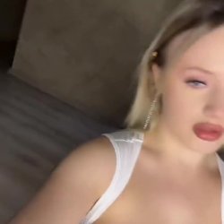 Beautiful Emily Leaks 18+