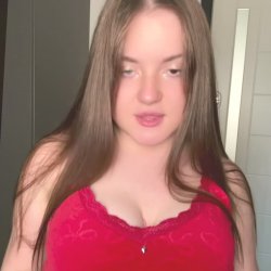 18🔞Curvy babe in red lace, teasing full tits❤️‍🔥