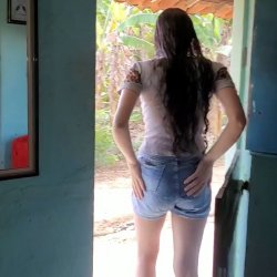 Natália indo para cidade sem calcinha essa safada tá doida pra arrumar um macho