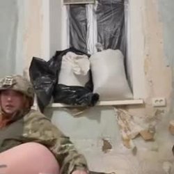 Novinha russa servindo a patria bem gostoso no consolo de misil!! novinha, vazou, vazados, vazada