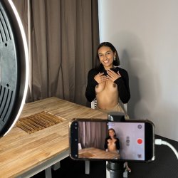 Indian teen gets used by BBC