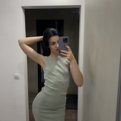 Tell me the size of your 🍆 if you like me.