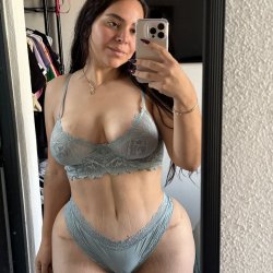 Mexicana  🔥Mamá soltera abre su onlyfans