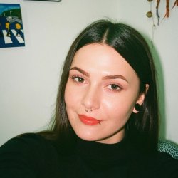 Branquinha linda mamando